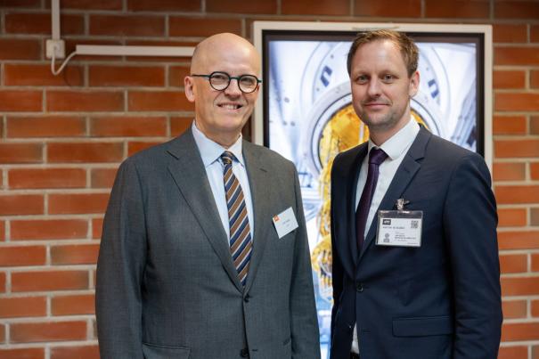VTT-quantum-computer-antti-vasara-jan-goetz-2_promaint