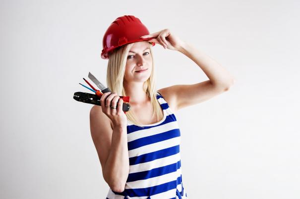 woman-helmet-work-electrician-159453 (1)